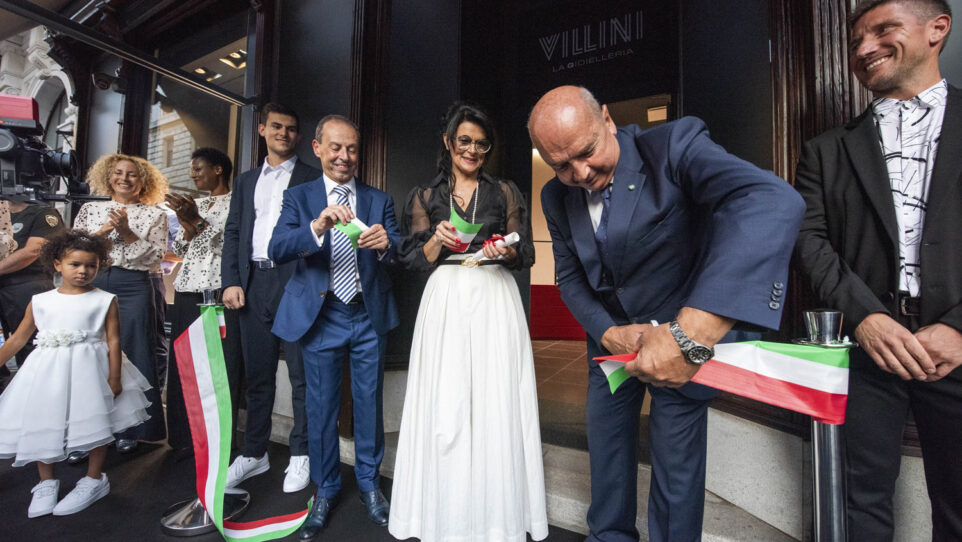 Villini trieste inaugurazione gioielleria sindaco di piazza