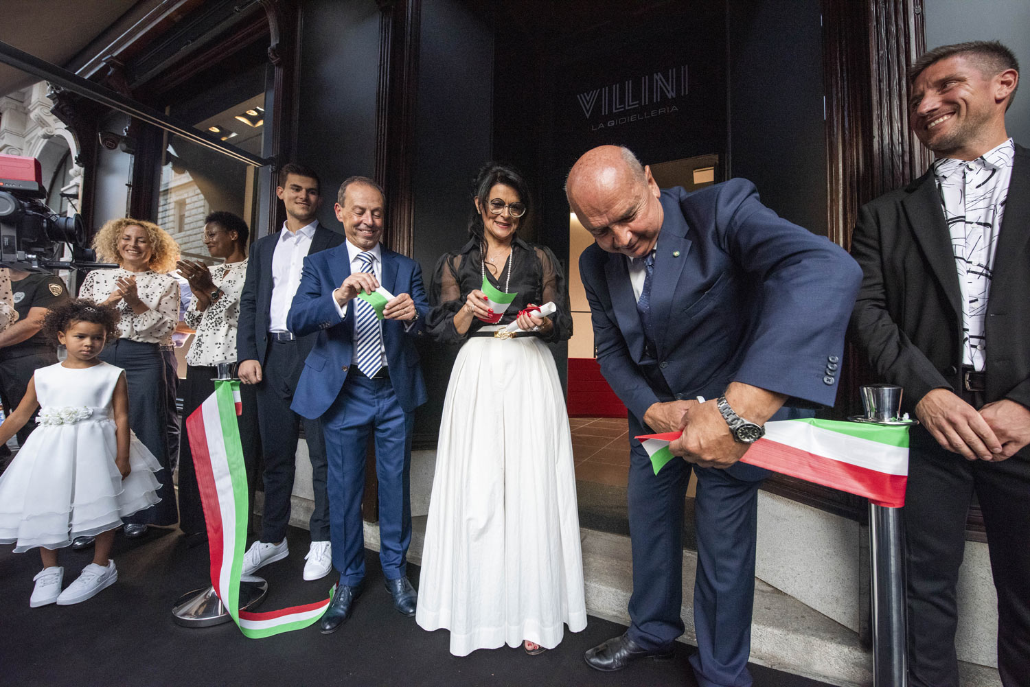 Villini trieste inaugurazione gioielleria sindaco di piazza